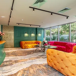 Tomis Garden Aparthotel Boekarest